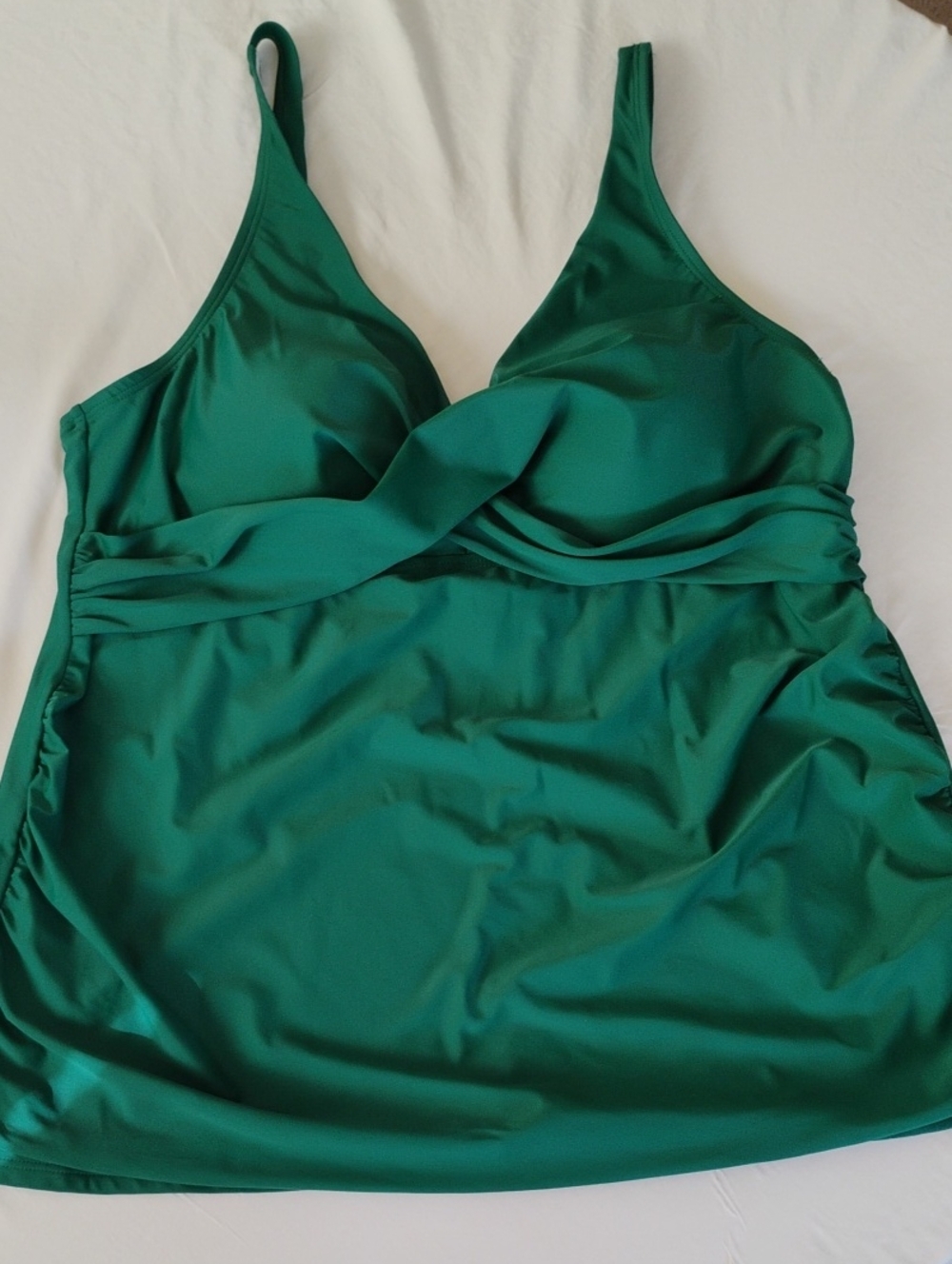 Green Twist Front Tankini Top Sz 22 Adjustable Straps